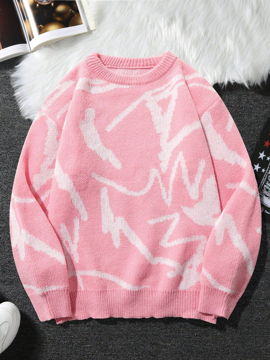 Moderner grafischer Herrenpullover für Herbst und Winter, stylisches Oberteil mit Rundhals.