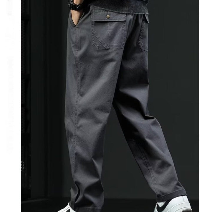 Stilvolle Herrenhose mit geradem Bein, locker geschnitten, unifarben, optimale Freizeithose für bequemen Streetwear.