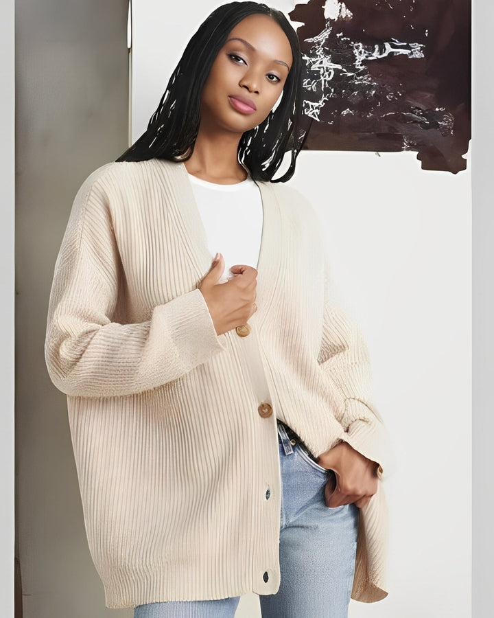 Eleganter Damen Oversize Strickcardigan, bürotauglich & komfortabel, für einen stilvollen Auftritt.