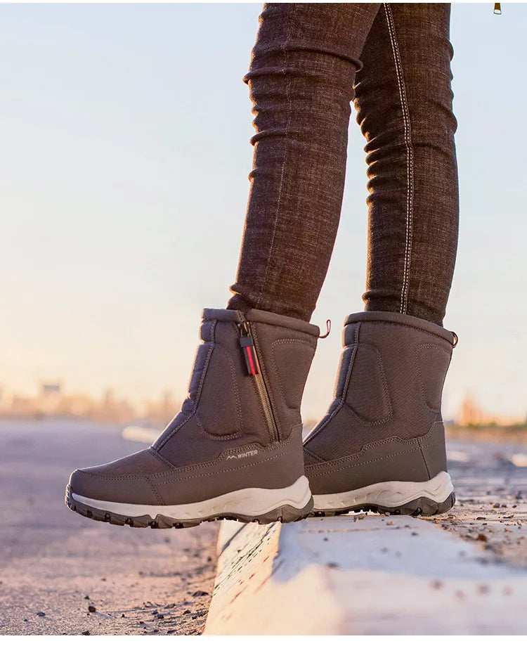 Herren-Winterstiefel für Spaziergänge im Schnee. Warm, wasserdicht & komfortabel für angenehmen Kälteschutz.