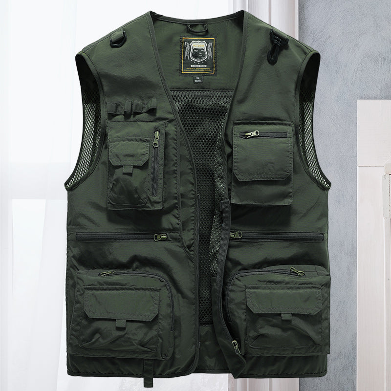 Herren Outdoor-Weste Viktor, leicht & vielseitig, mit Stauraum für Wander- & Reiseutensilien.