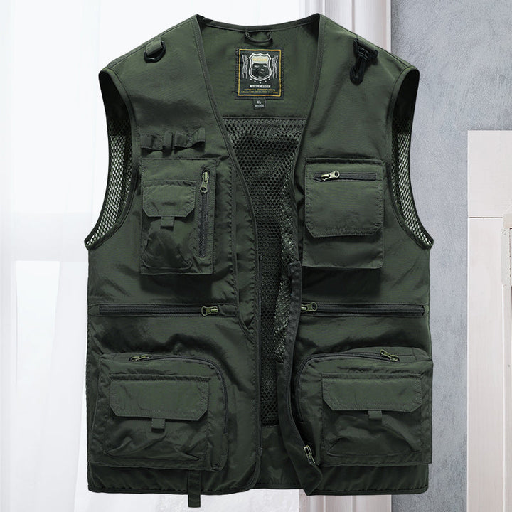 Herren Outdoor-Weste Viktor, leicht & vielseitig, mit Stauraum für Wander- & Reiseutensilien.