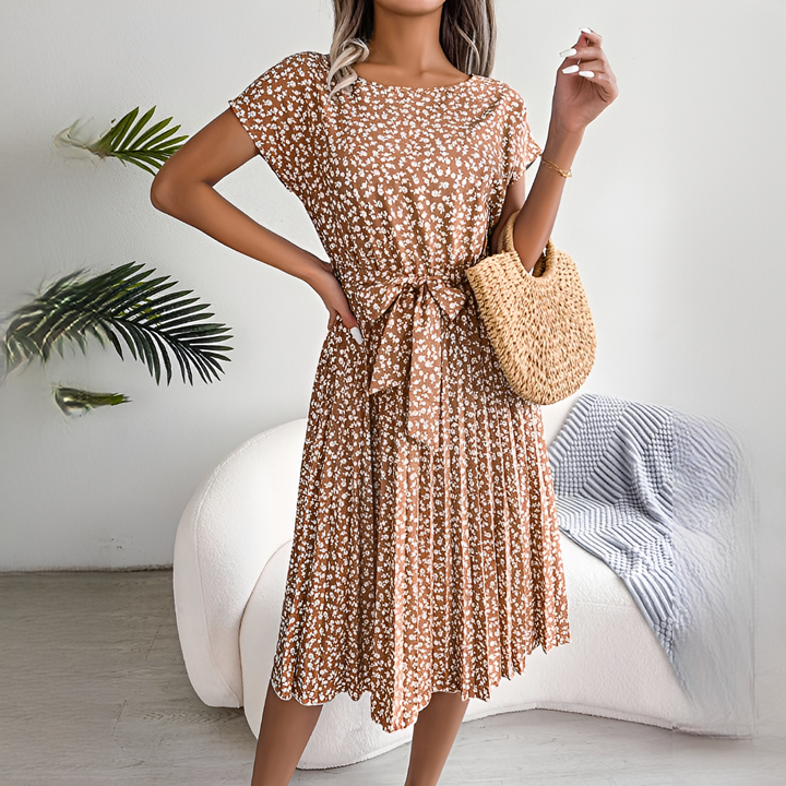 Elegantes Freizeitkleid für Damen: plissiertes Midikleid, Kurzarm, Taillenband, Slim Fit.