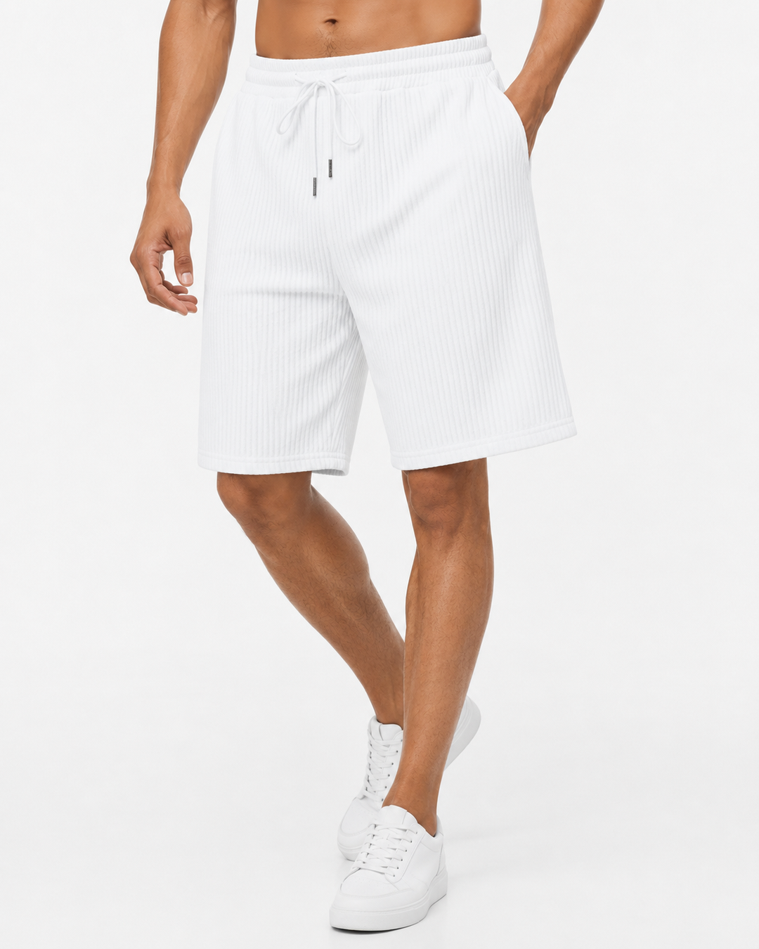 Gefaltete Herren Strandshorts. Vielseitige & komfortable Sommerkleidung mit elegantem Stil für Urlaub & Freizeit.