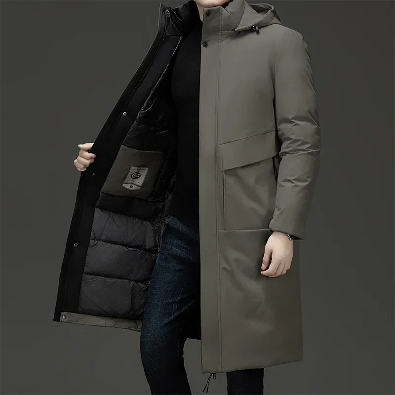 Herren warmer Winter Steppmantel mit Kapuze. Idealer Kälteschutz für Outdoor & Freizeit.