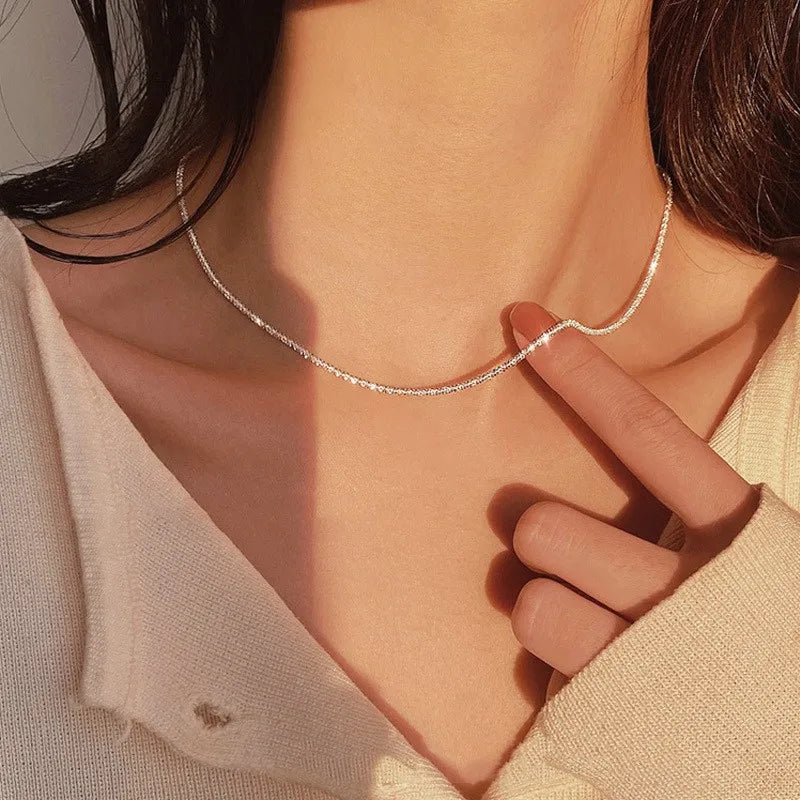 Funkelnde Damen Schlüsselbeinkette aus 925er Sterlingsilber, eine elegante Halskette für jeden Anlass.