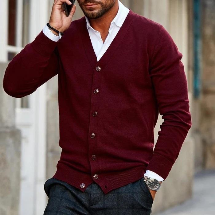 Herren Lässige Strickjacke in zeitlosem Stil. Bequemer Cardigan für elegante und legere Anlässe. Ideal für Herbst/Winter.