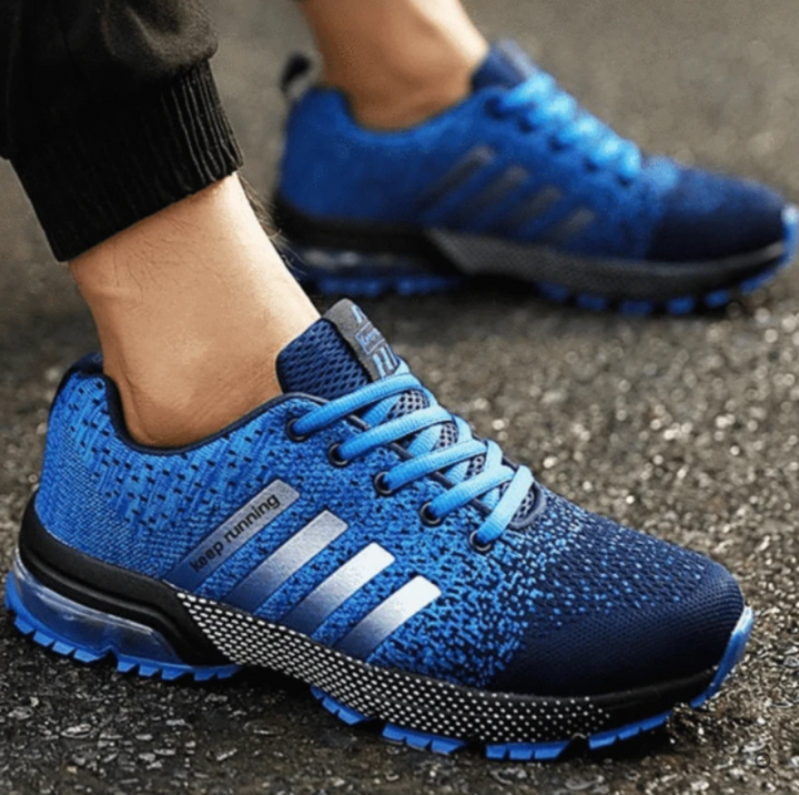 Draufsicht auf die grauen AeroFlex Herren Sneakers, orthopädische Leichtschuhe, atmungsaktiv & bequem.