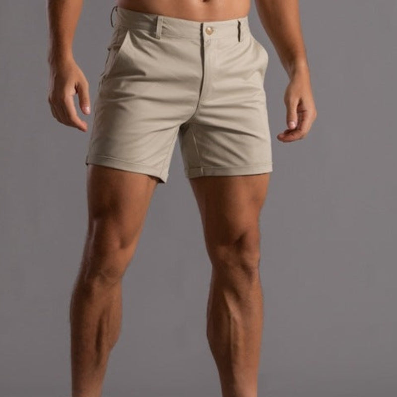 Klassische Herren Chino-Shorts für stilvollen Sommer-Look; bequem und atmungsaktiv für Freizeit und Urlaub.