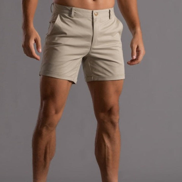 Klassische Herren Chino-Shorts für stilvollen Sommer-Look; bequem und atmungsaktiv für Freizeit und Urlaub.