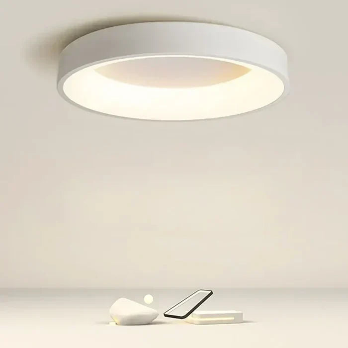 Moderne runde LED Deckenleuchte im skandinavischen Design für Wohnzimmer und Schlafzimmer.