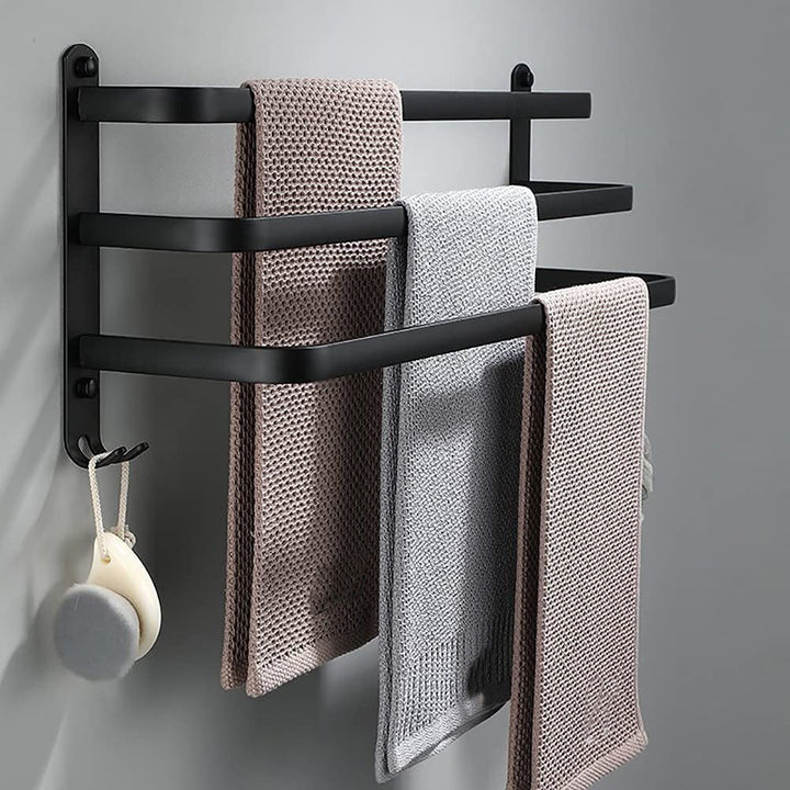 Praktischer & eleganter Wand Handtuchhalter aus Metall mit mehreren Haken für Ordnung im Badezimmer.