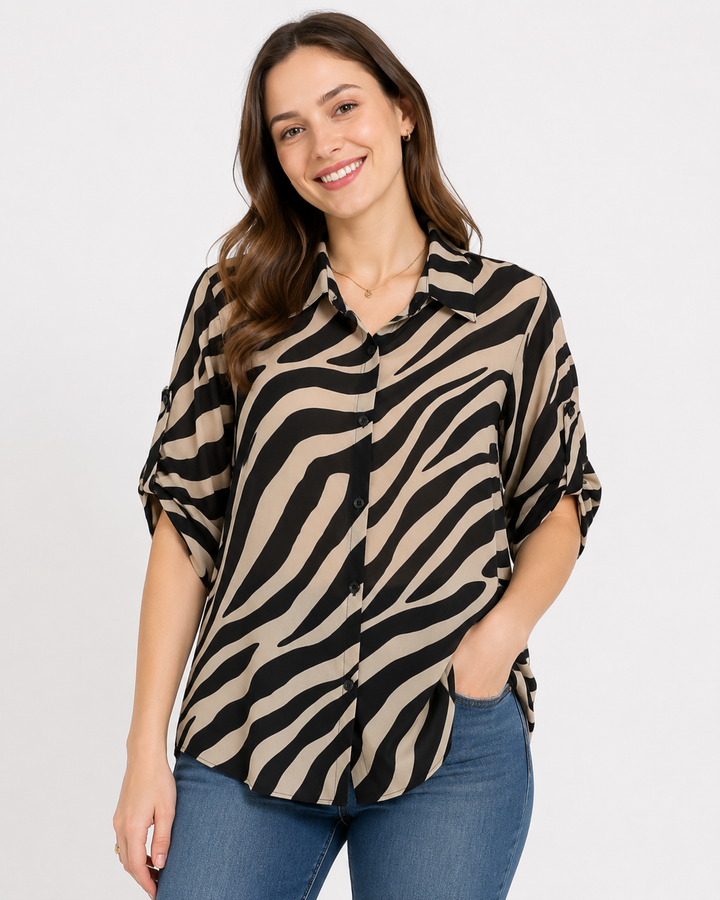 Modische Damen Kurzarm Bluse mit Zebra Print. Slim Fit Oberteil, ideal für Sommer Freizeitlooks.