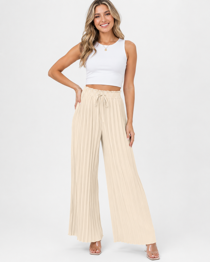 Leichte Damen Plisseehose, weit und atmungsaktiv. Die ideale Sommerhose für eleganten Komfort und Freizeit.