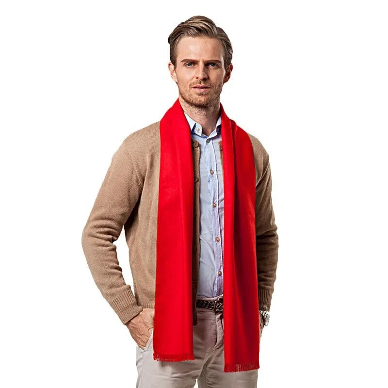 Roter Kaschmirschal, weich & wärmend, ideal für Damen & Herren. Luxuriöses Winter-Accessoire.