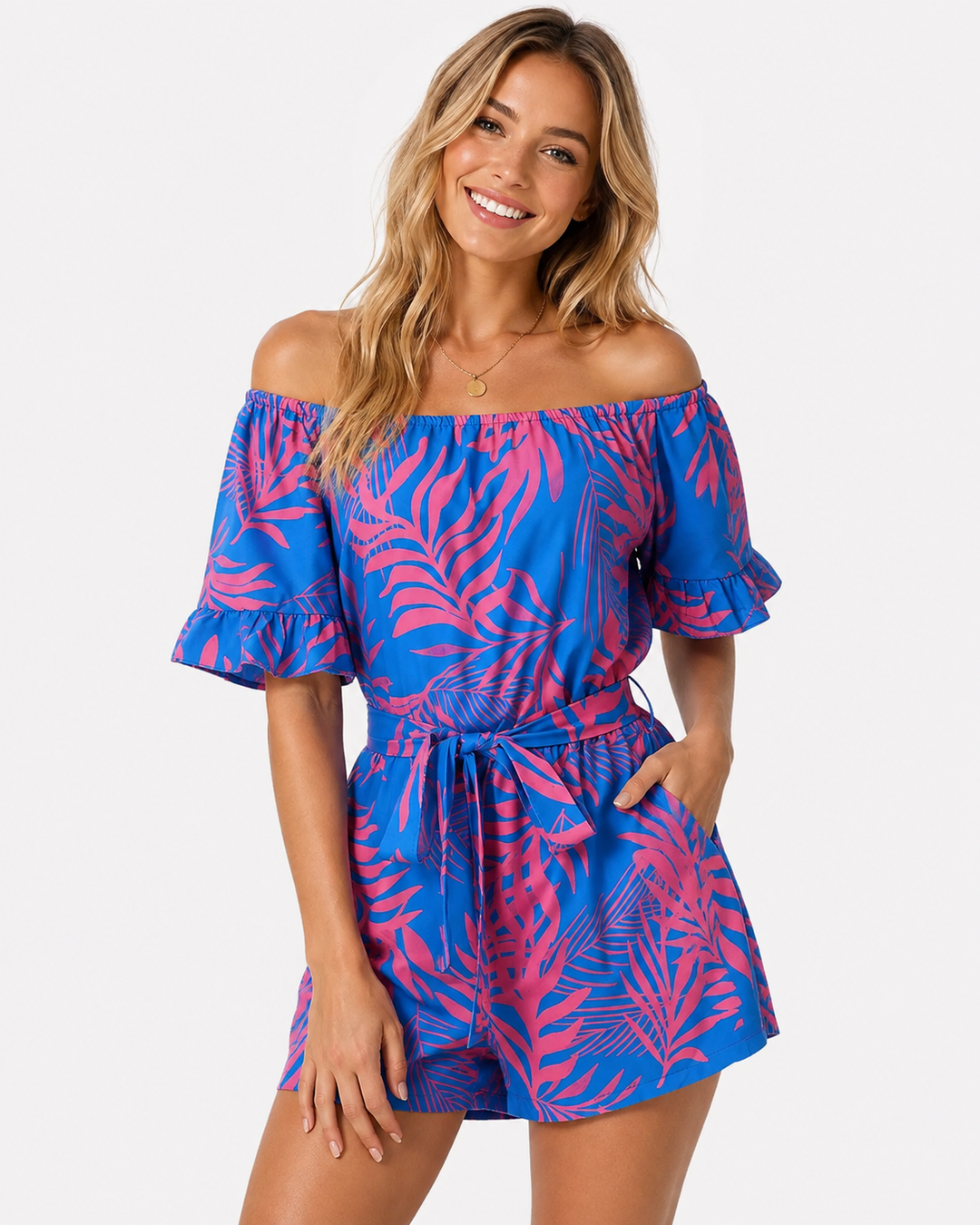 Damen Off-Shoulder Jumpsuit mit lebhaftem tropischem Print. Perfekt für Sommer, Freizeit & Urlaub.