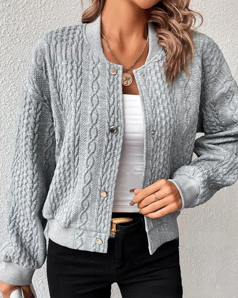 Klassische Damen Strickjacke mit Knöpfen in unifarbenem Design. Elegant & bequem für Büro & Freizeit.