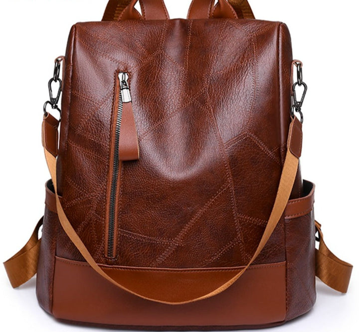 Veganer Damen-Rucksack in edler Lederoptik Braun, ideal als elegante Tasche für jeden Alltag.