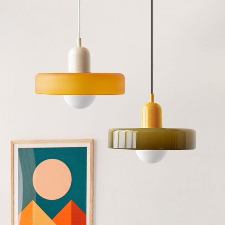 Bunte Glaslampe, Deckenleuchte im Bauhaus-Stil, ein Statement für Ihr Interieur.