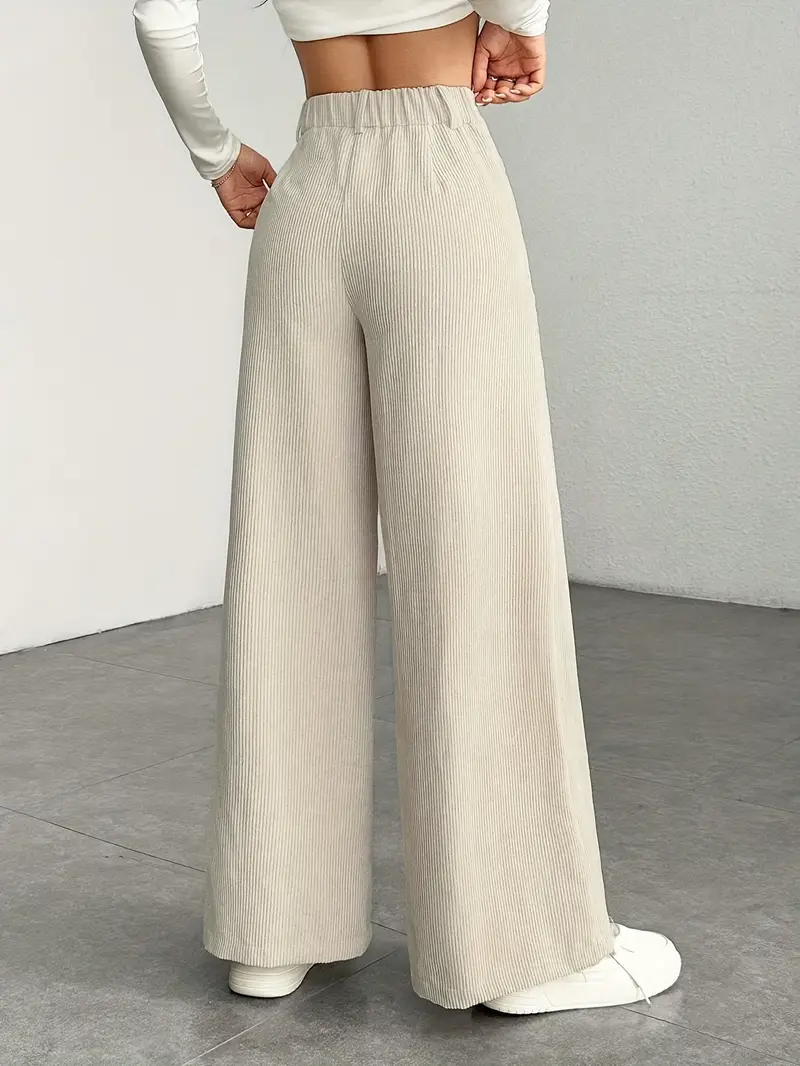 Trendige Damenhose mit hoher Taille und extra weitem Bein; eine moderne Ergänzung für Ihre Garderobe.