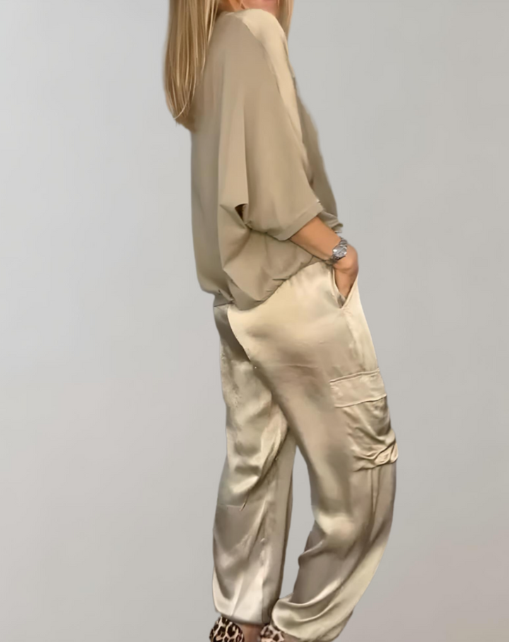 Frühlings/Sommer Damen 2-teiliges Set: Luftiges 3/4-Arm Oberteil & komfortable Hose. Perfekt für warme Tage.
