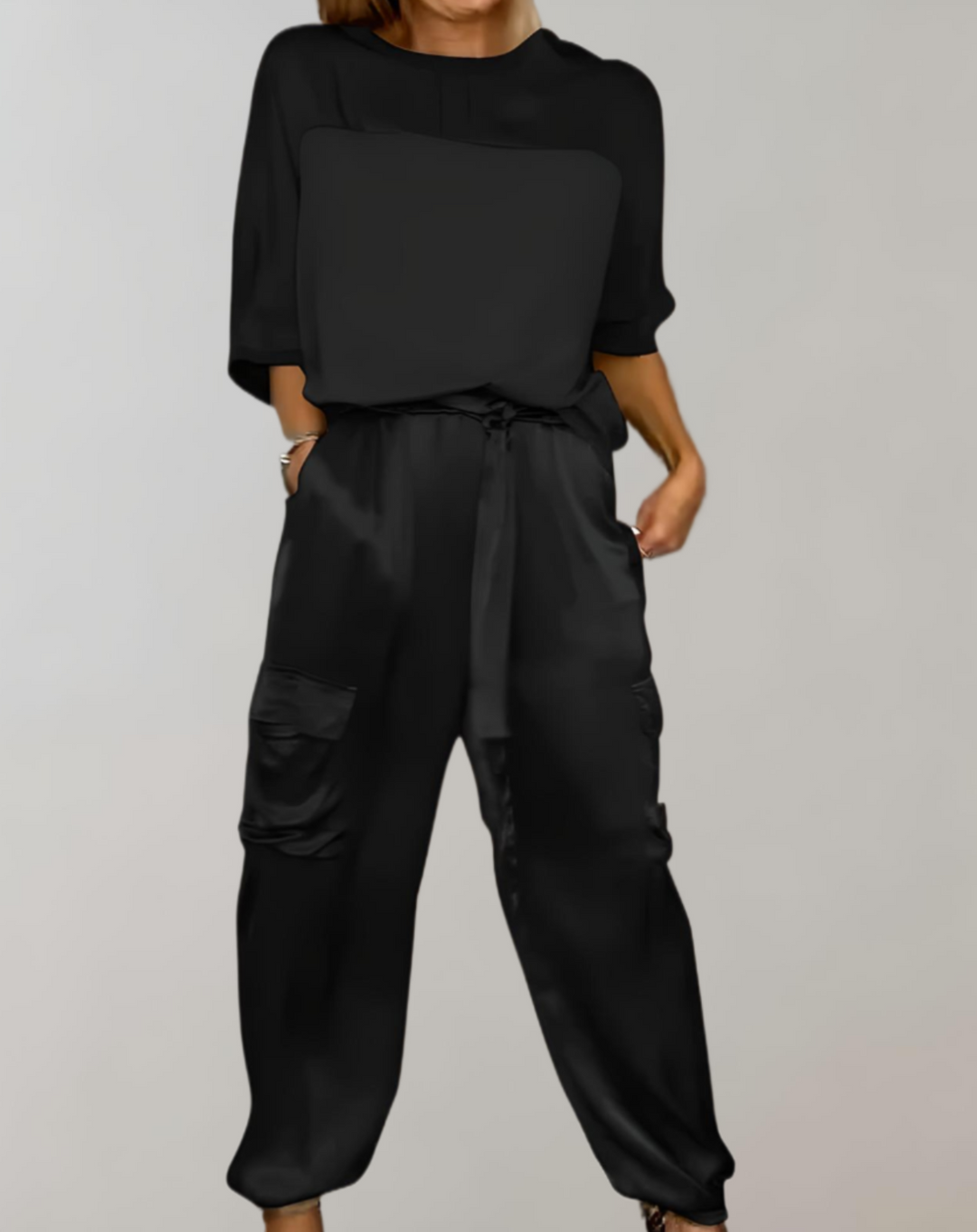 Professionelles Business Casual Damen Set: Elegantes 3/4-Ärmel Oberteil und Hose. Ideal für Büro & Meetings.