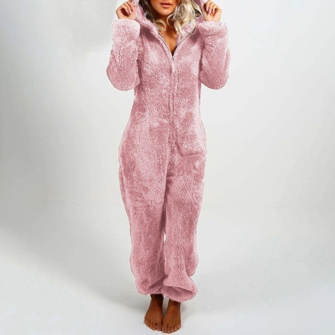 Damen Plüsch-Overall mit Kapuze, super weich und warm für gemütliche Homewear. Perfekt zum Kuscheln.
