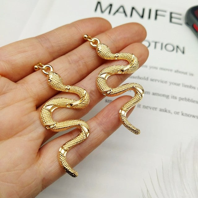 Elegantes Vintage Schlangen-Schmuckset für Damen: Ohrringe & Halskette aus Edelstahl, perfekt als Statement.