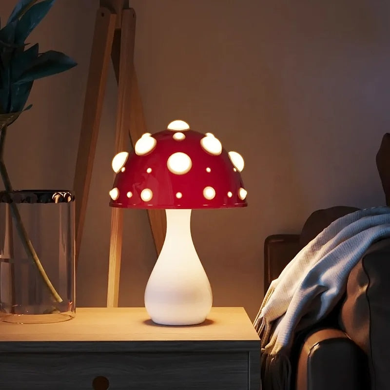 Wiederaufladbare Pilz-Tischlampe "AuraLamp" in elegantem Design. Dimmbare LED für stimmungsvolles Licht.
