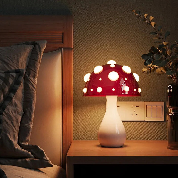 Elegante kabellose LED Pilz-Tischlampe "AuraLamp" mit dimmbarem Stimmungslicht für Wohn- und Schlafzimmer.