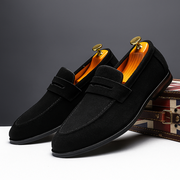 Stylische Herren Leder-Loafer mit rutschfester ergonomischer Sohle für sicheren Halt und ganztägigen Tragekomfort.