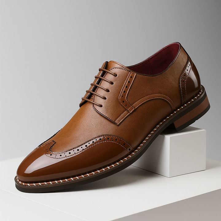 Klassische Herren Brogue Wingtip Schuhe aus Leder für formelle Anlässe und Business-Outfits.