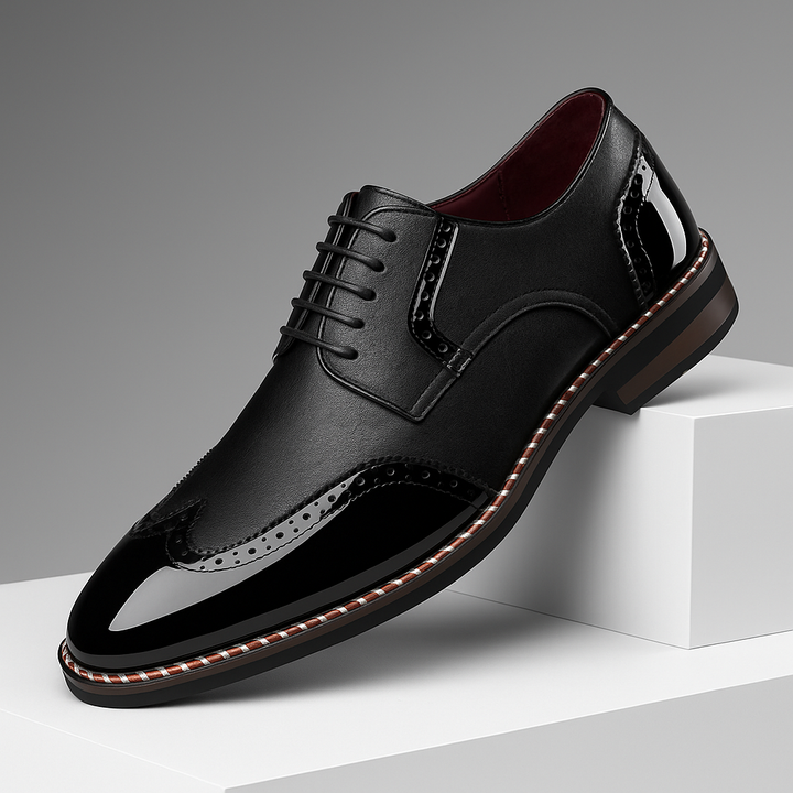 Stylische Herren Wingtip Brogues als Anzugschuhe, ideal für Business und besondere Anlässe.