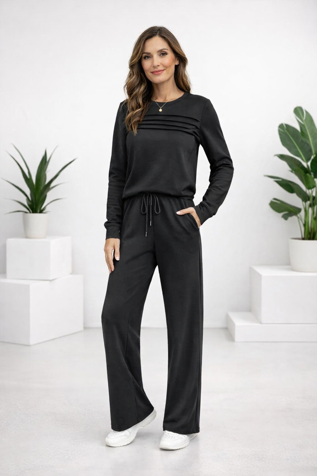 Damen Zweiteiler Loungewear Set mit Rundhals Top & Kordelzughose. Bequemes Freizeit Set für Frauen.