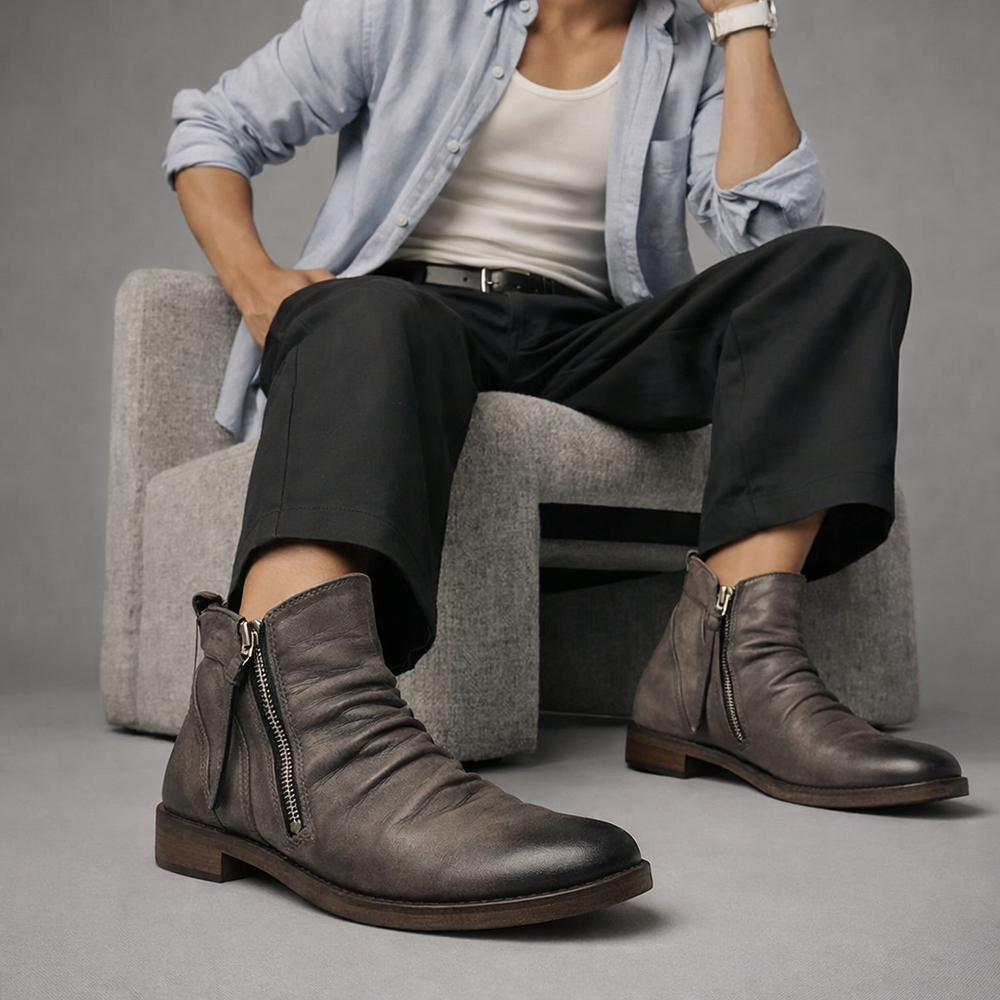 Braune Herren Chelsea Boots aus Leder. Bequeme & elegante Schlupfstiefel für Business Casual Looks.
