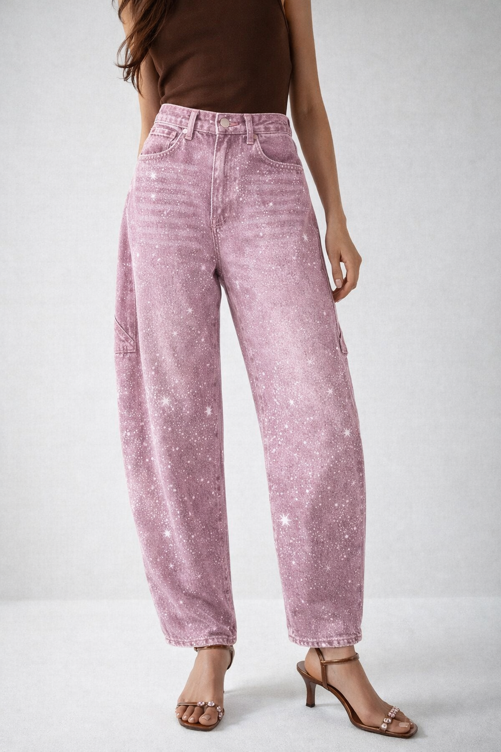 Moderne Damen Loose Fit Jeans mit Balloon Passform, ideal für Freizeit und Urban Chic, aus bequemem Denim-Stoff.