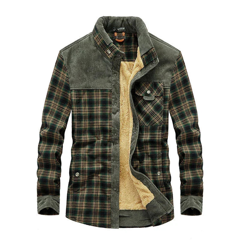 Stilvolle Herren Flanell Hemdjacke grün, warm & bequem, perfekt als Übergangsjacke für Herbst/Winter.