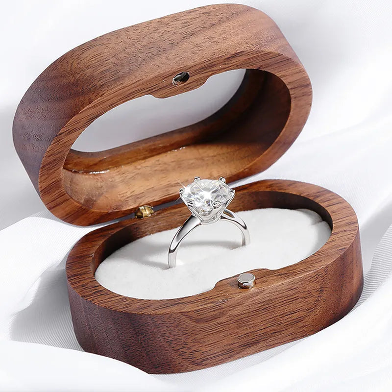 Eleganter Damenring aus Silber mit glänzendem GRA Moissanit Edelstein, ideal für Jahrestag & Hochzeit.