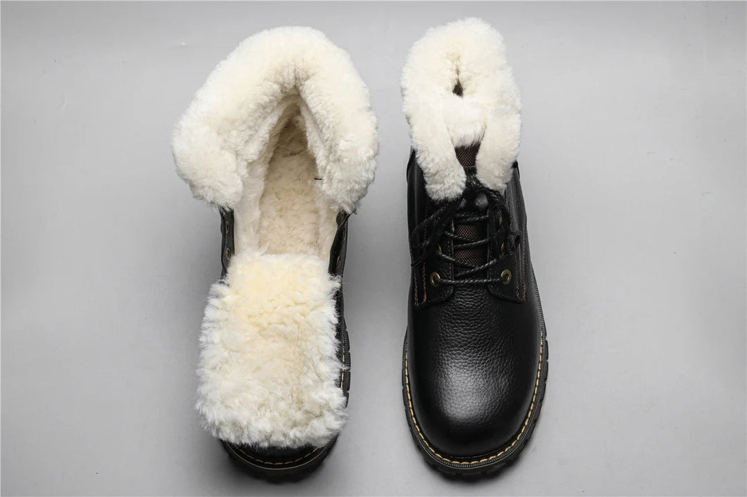 Moderne Herren Winterstiefel, mit hohem Schaft für zusätzlichen Schutz.