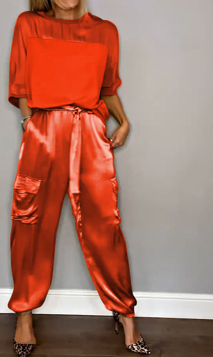 Modernes Damen Zweiteiler Sommeroutfit mit luftigem Design. Für Strand, Urlaub oder Freizeit.