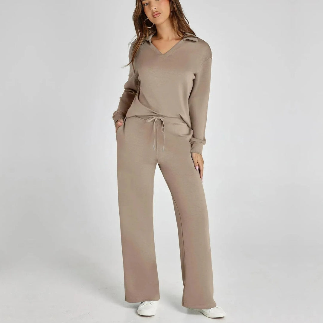 Schickes Damen Loungewearset: V-Ausschnitt Pullover und weite Hose, ideal zum Relaxen.