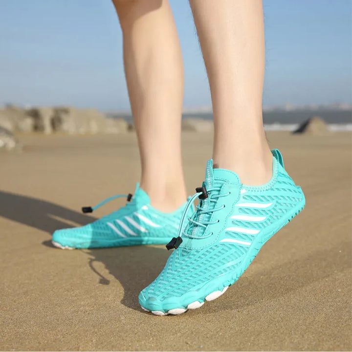 Herren Wasserschuhe am Strand, perfekt für Schwimmen, Surfen & andere Outdoor-Wassersportarten.