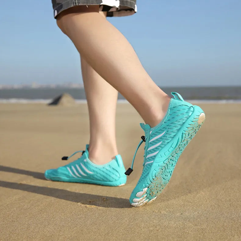 Paar Herren Aquaschuhe, Slip-On Design, optimal für Sommer, Strand, Schwimmbad & Freizeit.
