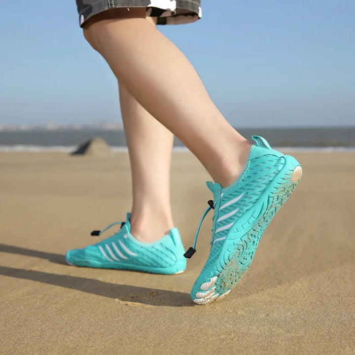 Paar Herren Aquaschuhe, Slip-On Design, optimal für Sommer, Strand, Schwimmbad & Freizeit.