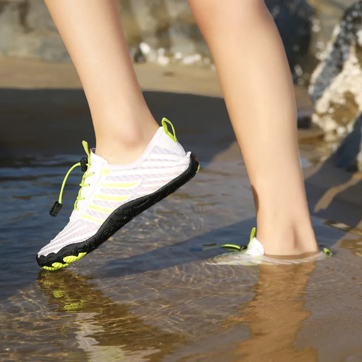 Rückansicht der Unisex Wasserschuhe, schnelltrocknend & komfortabel für Herren, ideal für Aquasport.