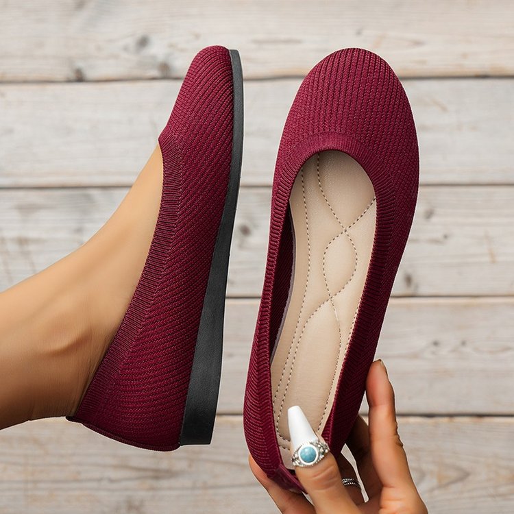 Bequeme orthopädische Damenschuhe Mia, klassisches Ballerina-Design & unterstützendes Fußbett.