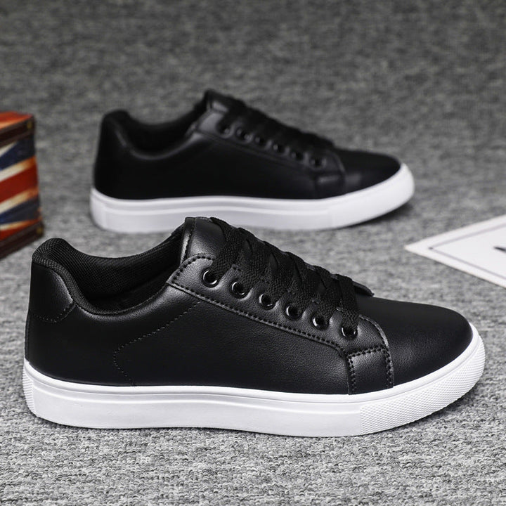 Klassische Herren Sneakers: Bequeme Schnürschuhe, ideal als Freizeitschuhe für den Alltag und jedes Wetter geeignet.