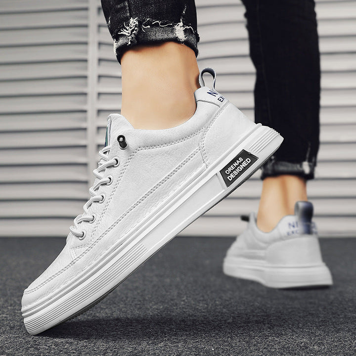 Weiße Herren Slip-On Sneaker, leichte Freizeitschuhe, bequem für jeden Tag. Stylisch & modern.