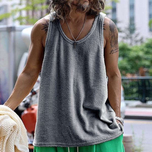 Luftiges Herren Rundhals Tank-Top in Armeegrün, bequem & atmungsaktiv, ideal für Sommer oder als Basic.