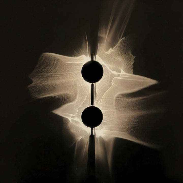 Moderne LED-Wandleuchte für Innenräume, mit einzigartigem Licht-Schatten-Spiel und Ambientebeleuchtung.